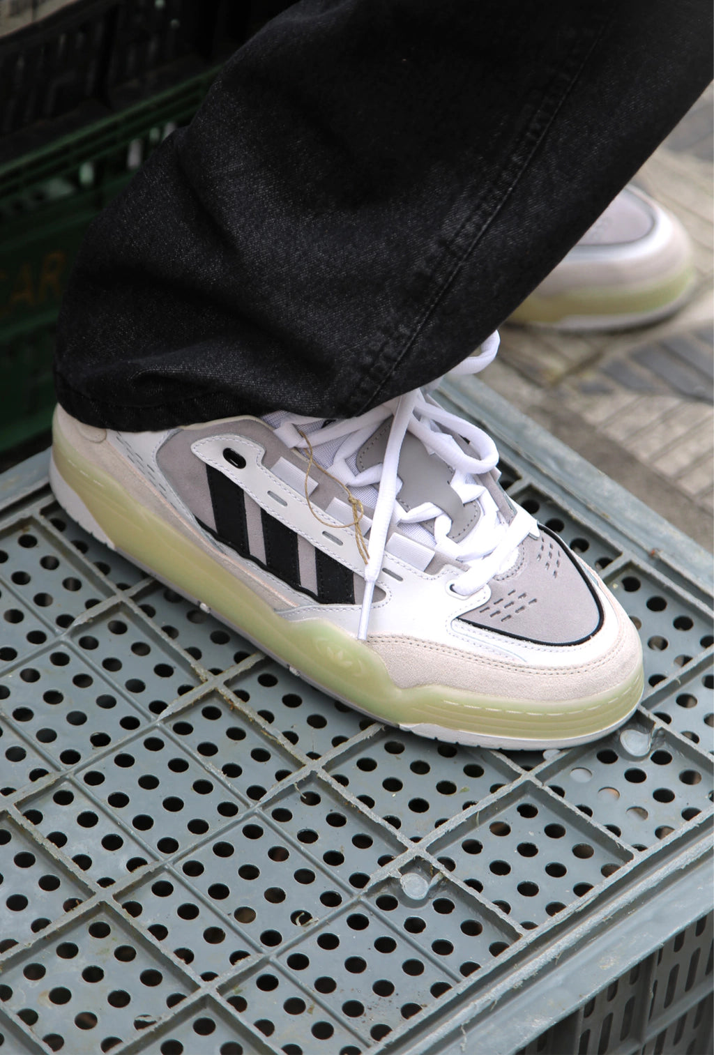 ADI2000 Białe Trampki